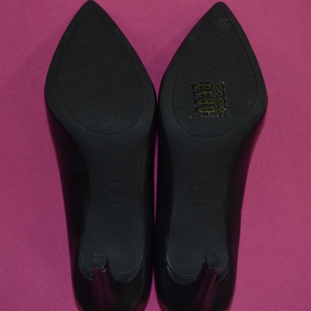 Michael Kors New Dorthy Flex Leather Pump - Picture 14 of 14